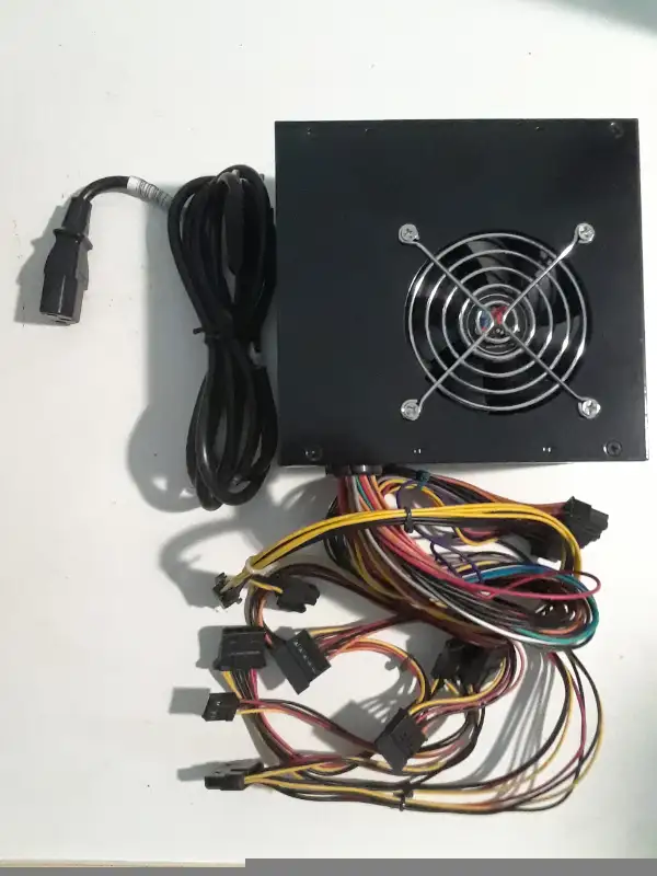 Power supply 550W in Other in Shawinigan - Image 3