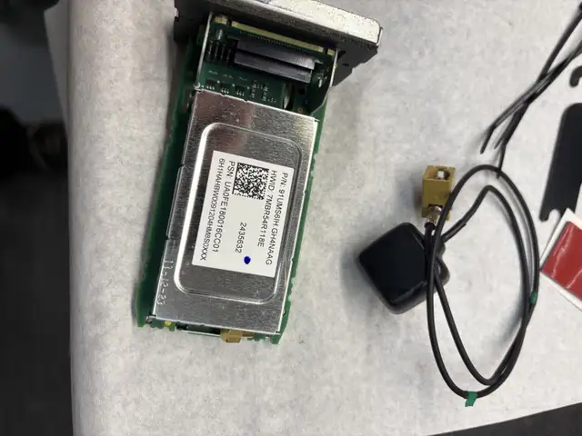 Harley Davidson SiriusXM Radio Kit in Motorcycle Parts & Accessories in Red Deer - Image 2