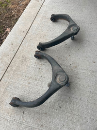 Lower control arms off Dodge Ram 1500 classic