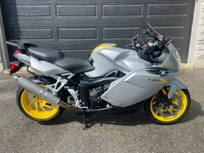 2008 K1200S 40,900 kms Clean, well-maintained bike with tons of power and comfort. Inline-4 engine (...