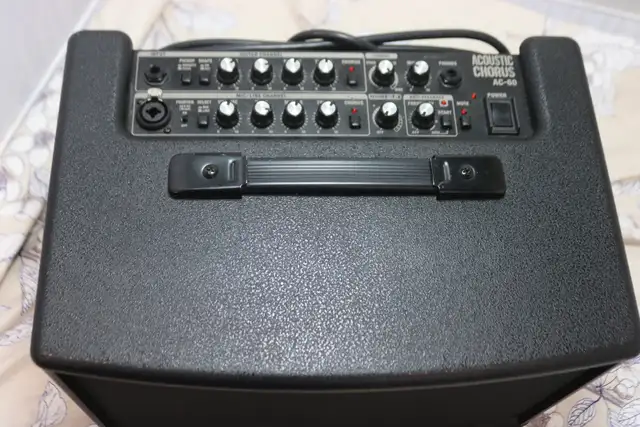 Roland AC-60 – Acoustic Chorus Guitar Amplifier W/ Carry (#6270) in Amps & Pedals in City of Halifax - Image 4