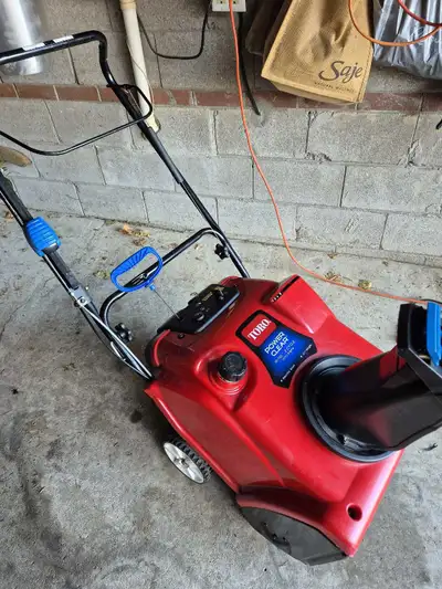 Toro 21" power clear snow blower (2 cycle), View more