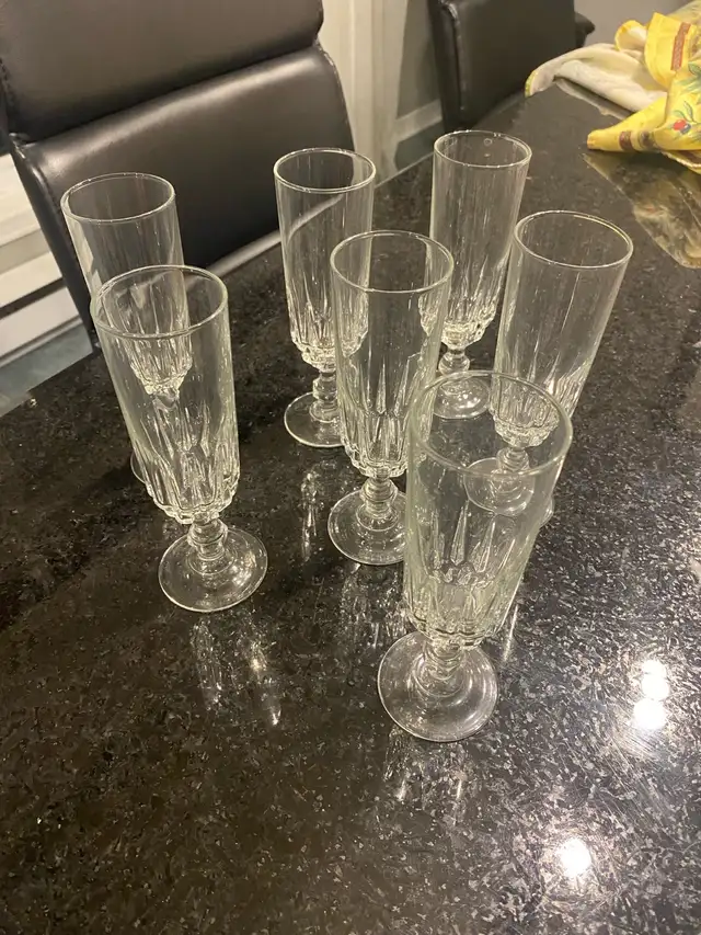 Crystal Glasses / Verres en Cristal  in Kitchen & Dining Wares in Laval / North Shore - Image 5