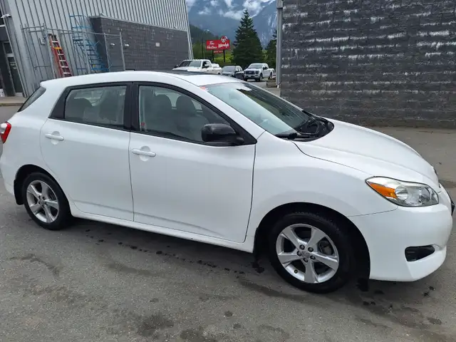2012 Toyota Matrix for sale in Cars & Trucks in Sunshine Coast - Image 5