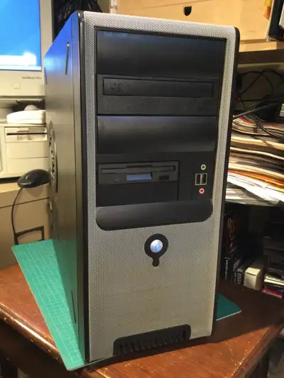 Windows XP computer with Quadro and Audigy sound card , View more