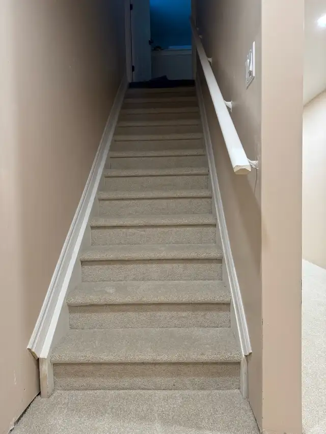 Stairs carpet installation and Staircase runners installation  in Rugs, Carpets & Runners in Ottawa - Image 9