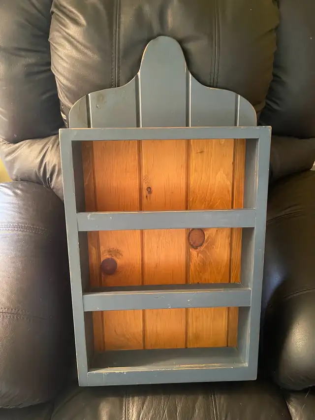  Vintage rustic pine spice cabinet in Kitchen & Dining Wares in City of Toronto - Image 4