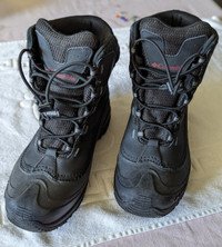 Columbia winter boots - NEW (youth size 4 US)