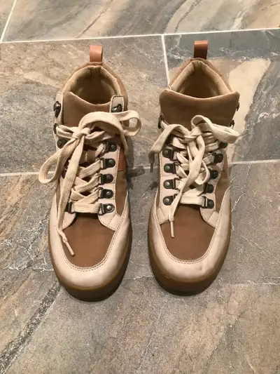 Oasis Society California Sneakers (Size 5 Men) (Size 7 Women), View more