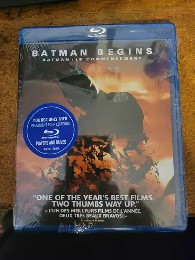 This is the blu-ray edition of the movie "Batman Begins". A young Bruce Wayne (Christian Bale) trave...