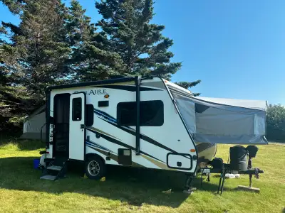 2019 Great condition, well maintained and minimal use, purchased from Bluenose RV in spring 2020. MV...