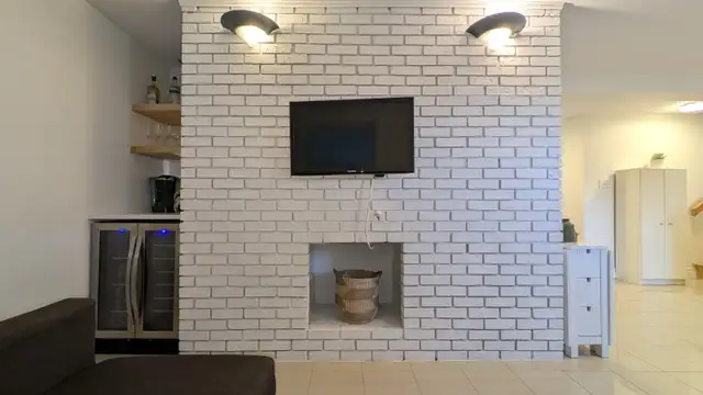 Short or long-term fully furnished 1-BR unit - centrally located in Short Term Rentals in City of Halifax - Image 4