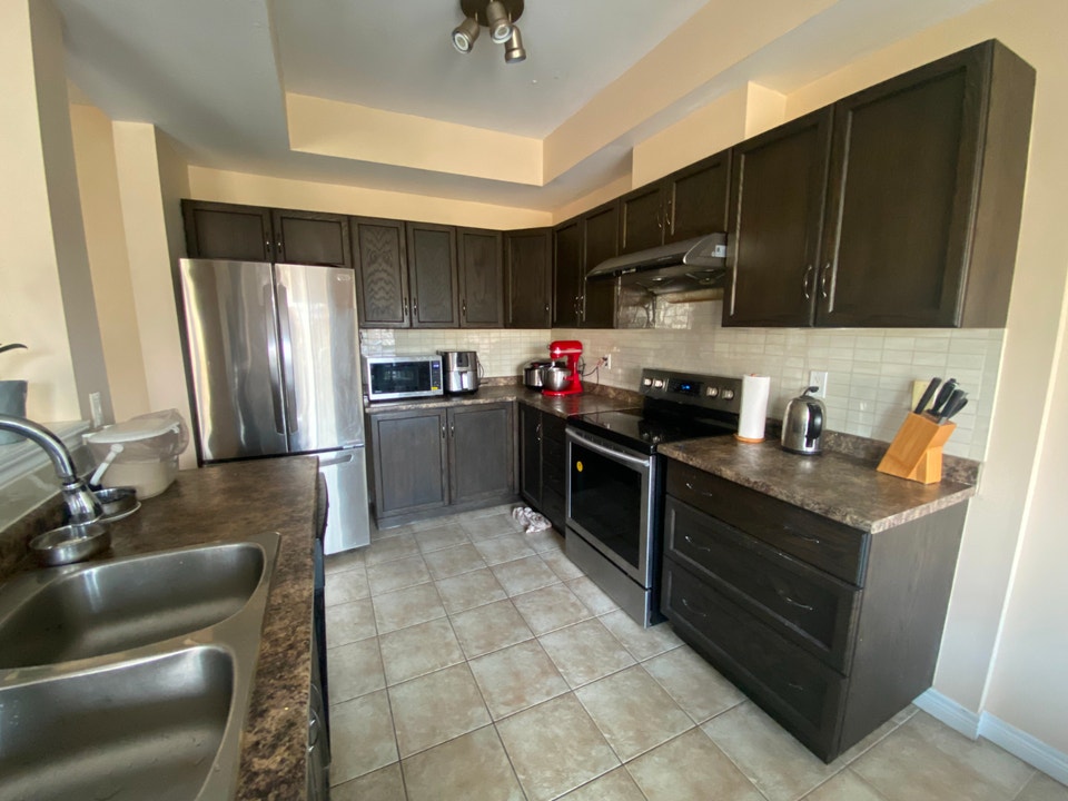 4 Bedroom 3.5 Bathroom Townhouse 4