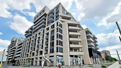 Beautiful one bedroom plus den condo available for rent as of June 1st. Located at Yonge and 16th Av...