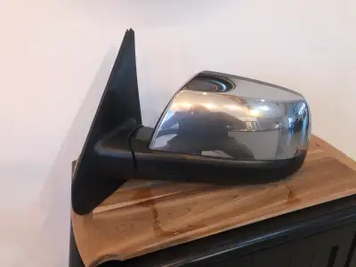 2008 Toyota tundra drivers side mirror Power adjust, heated , power fold in Courtesy light(under) $6...