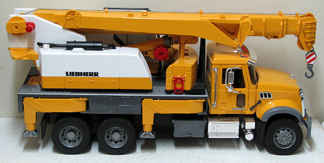 New Bruder  Mack Crane Truck Interactive Toy HUGE in Toys & Games in City of Toronto - Image 2