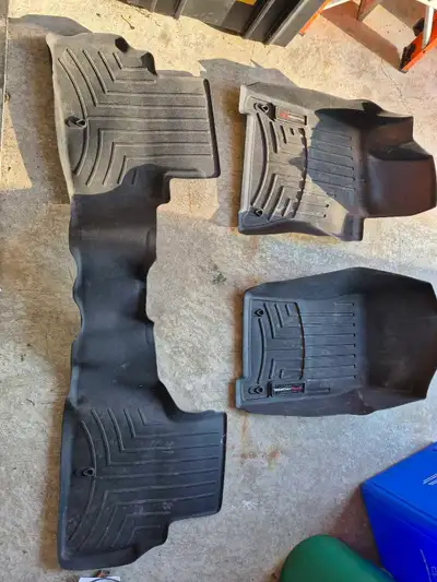 Weathertech matts for 2017 Infiniti Q50. Front and rear $75 obo