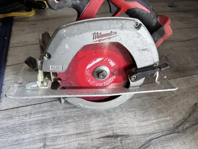 Milwaukee M18 18V Lithium-Ion Cordless 6-1/2 -inch Circular saw, View more