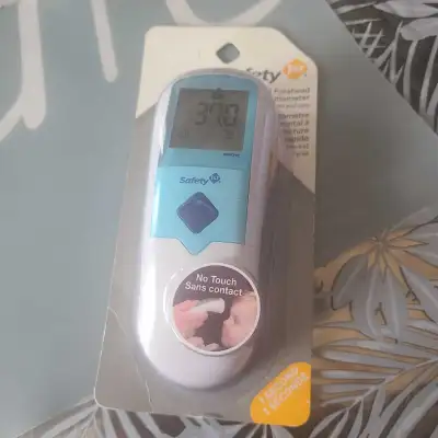 NEW safety 1st Quick read forhead thermometer, View more
