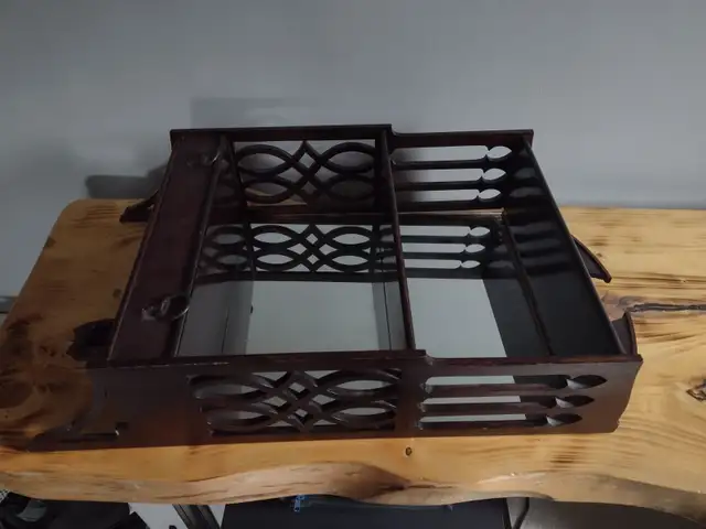 Vintage Mirror Curio Wall Cabinet in Hutches & Display Cabinets in Ottawa - Image 2