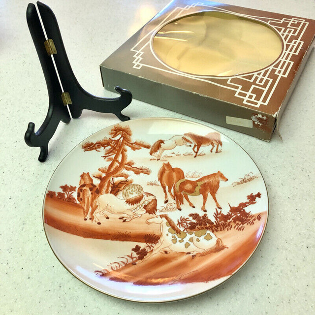 Oriental Display Plate with Stand - Horses Grazing in Home Décor & Accents in Markham / York Region - Image 3
