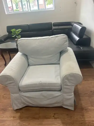 Fauteuil IKEA presque neuf