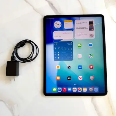 Selling M1, IPad Pro 12.9", 5th Generation, Wifi + Cellular in beautiful Space Grey Colour. ✅ Comes...