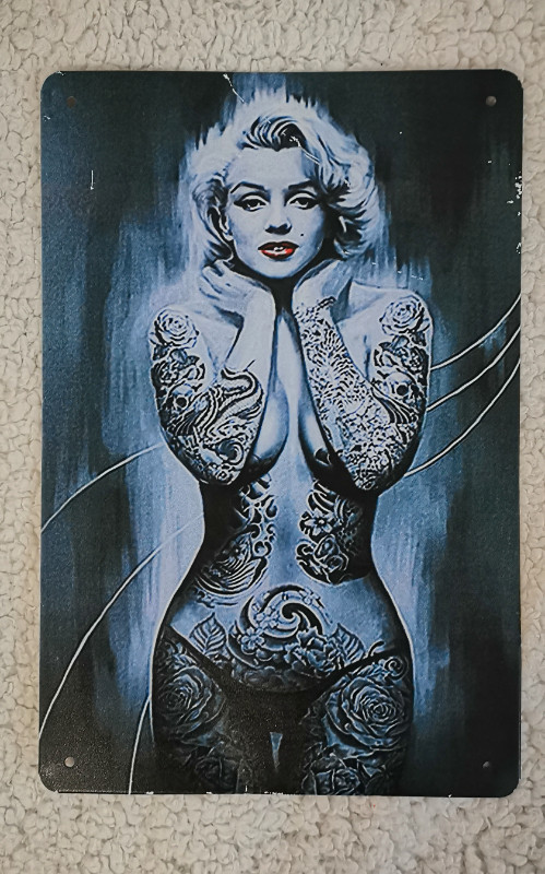 Marilyn Monroe Collection Items in Arts & Collectibles in City of Toronto - Image 2