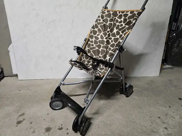 Umbrella stroller Toys R Us in Strollers, Carriers & Car Seats in Mississauga / Peel Region - Image 2