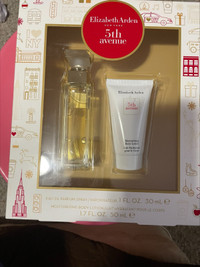 New Fifth Avenue Women   Eau De Parfum Spray 1 oz & Body Lotion