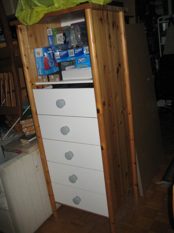 FS A five drawer storage dresser unit, solid wood frame Beds & Mattresses Ottawa Kijiji