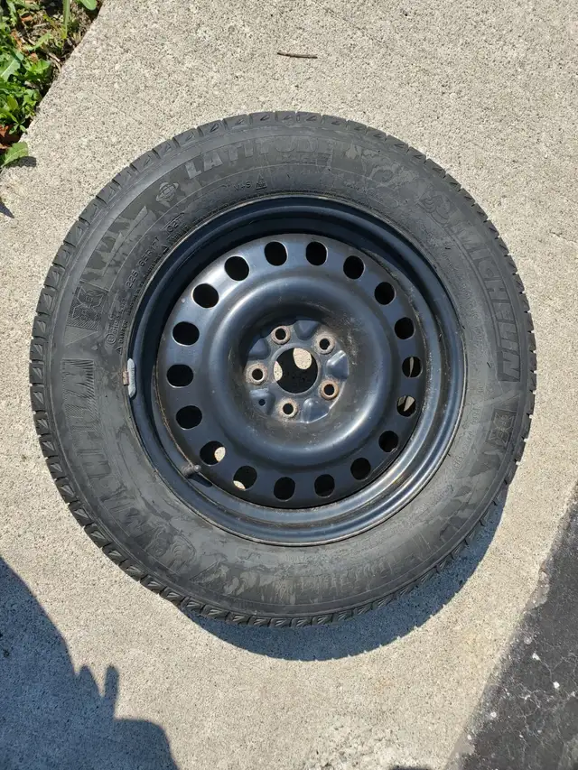 17 Inch steel rims with Winter Tires x4 in Tires & Rims in City of Toronto - Image 2