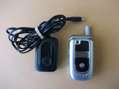 Motorola Cell,V235,Fido+Battery + Adapter, View more