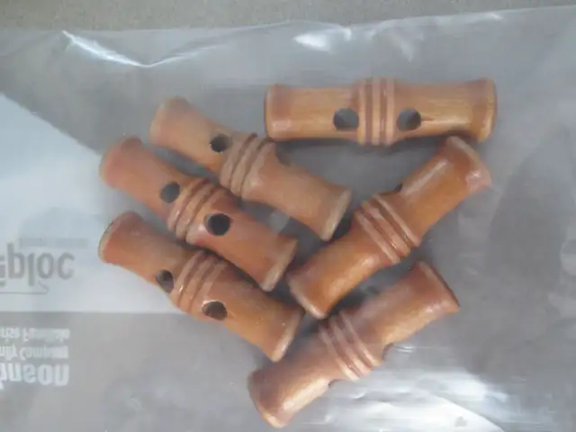 6 wooden beads (for crafting) in Hobbies & Crafts in Peterborough - Image 2
