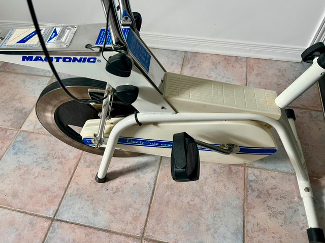 Exercise Bike with Monitor for Home Gym in Exercise Equipment in Gatineau - Image 2