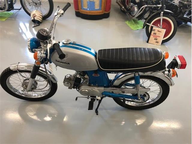 Wanted / Recherche moto Suzuki Honda 1960 1970 pièces ou complet dans Pièces et accessoires pour motos  à Ville de Montréal - Image 2