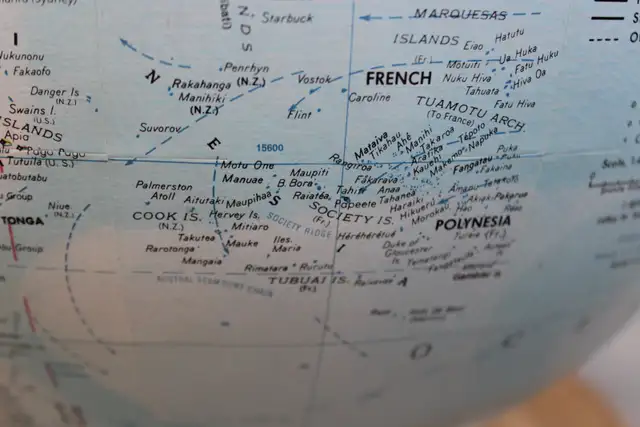 Replogle World Nation Series Globe in Other in St. Catharines - Image 5