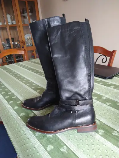 BOTTES EN CUIR, View more