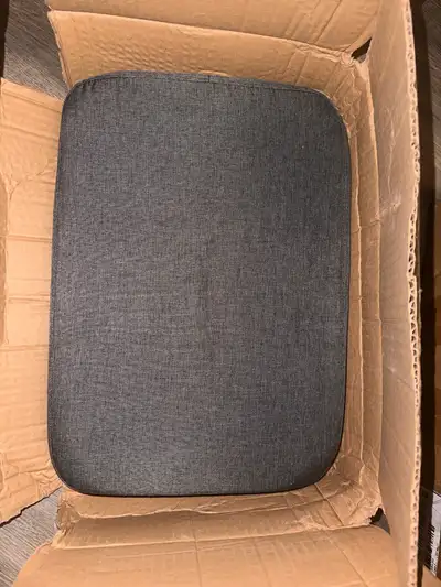 Ikea Markus chair ensuring optimal comfort and support while you work or game. The cushion has a gre...