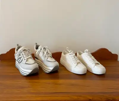 2 paires de souliers pour dame à $15 chacune au h2s2r9, View more
