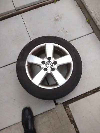 Came off my 2009 Volkswagen Jetta tires are in pretty good shape so four tires with the rims and the...