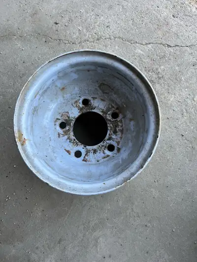 5 bolt 8x7 trailer rim 1075lbs max load It’s in excellent condition, only minor surface rust. I need...