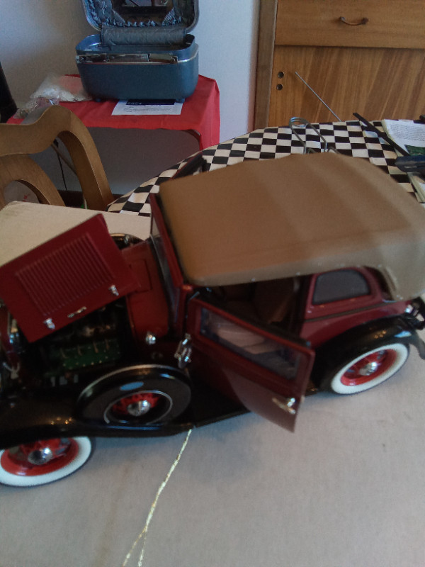'32 Ford with Removable Roof in Arts & Collectibles in Kingston - Image 3