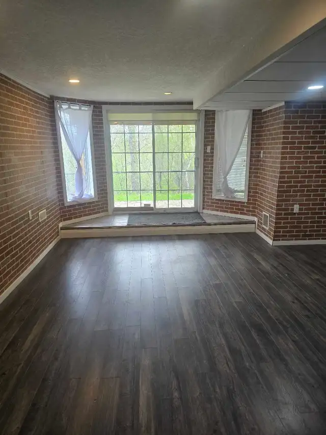 walk out the basement for rent in Long Term Rentals in Cambridge - Image 11