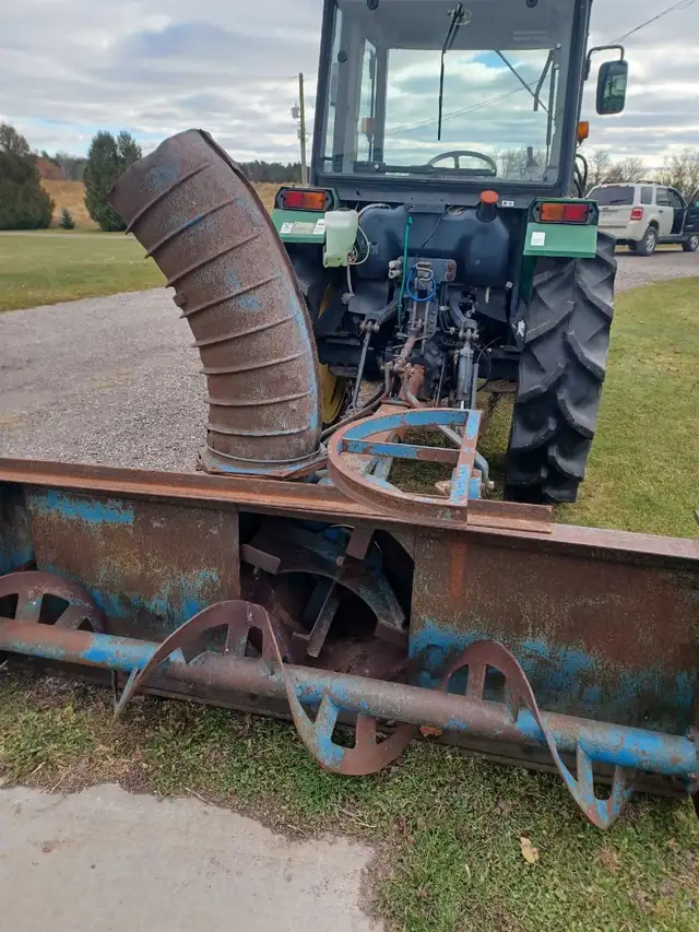 John deere tractor  in Snowblowers in Kitchener / Waterloo - Image 4