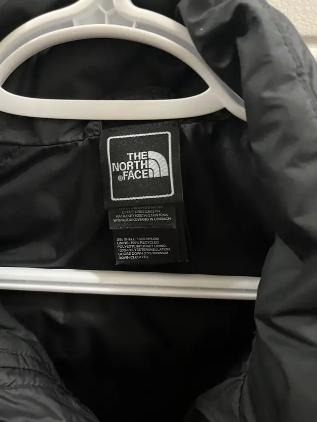 North face youth winter jacket in Kids & Youth in Edmonton - Image 4