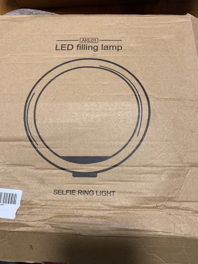 LED selfie ring light with mini tripod in Video & TV Accessories in St. Catharines - Image 2
