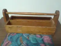 antique wood tool box / carryall / boite a outils en bois