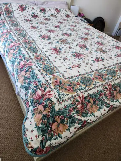 Queen size light comforter/ bed sheet spreader , View more