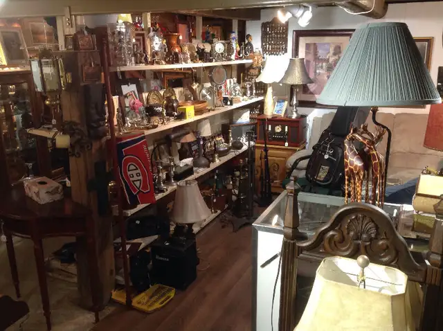 LES TROUVAILLES À PIERRE in Arts & Collectibles in Drummondville - Image 2
